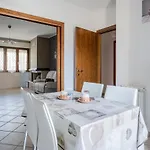 Guesthost - Lovely W Balcony Near Poetto! *