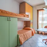 Guesthost - Lovely W Balcony Near Poetto! 公寓 Sestu