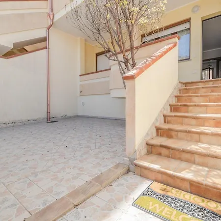 Guesthost - Lovely W Balcony Near Poetto! Sestu