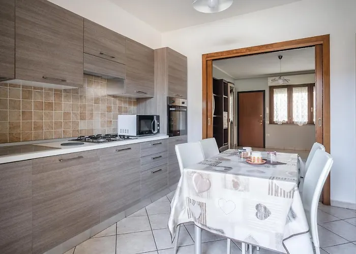 Guesthost - Lovely W Balcony Near Poetto! Appartement *