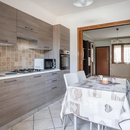 Lovely W/ Balcony Near Poetto! Appartamento *