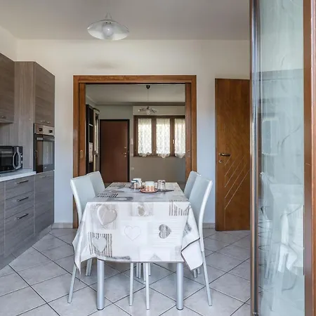 Lovely W/ Balcony Near Poetto! Apartment