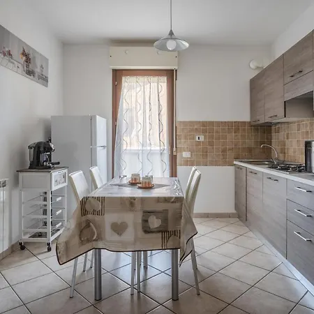 Lovely W/ Balcony Near Poetto! Apartment *