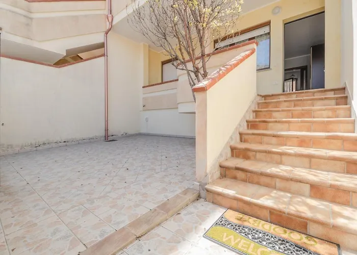 Guesthost - Lovely W Balcony Near Poetto! Sestu